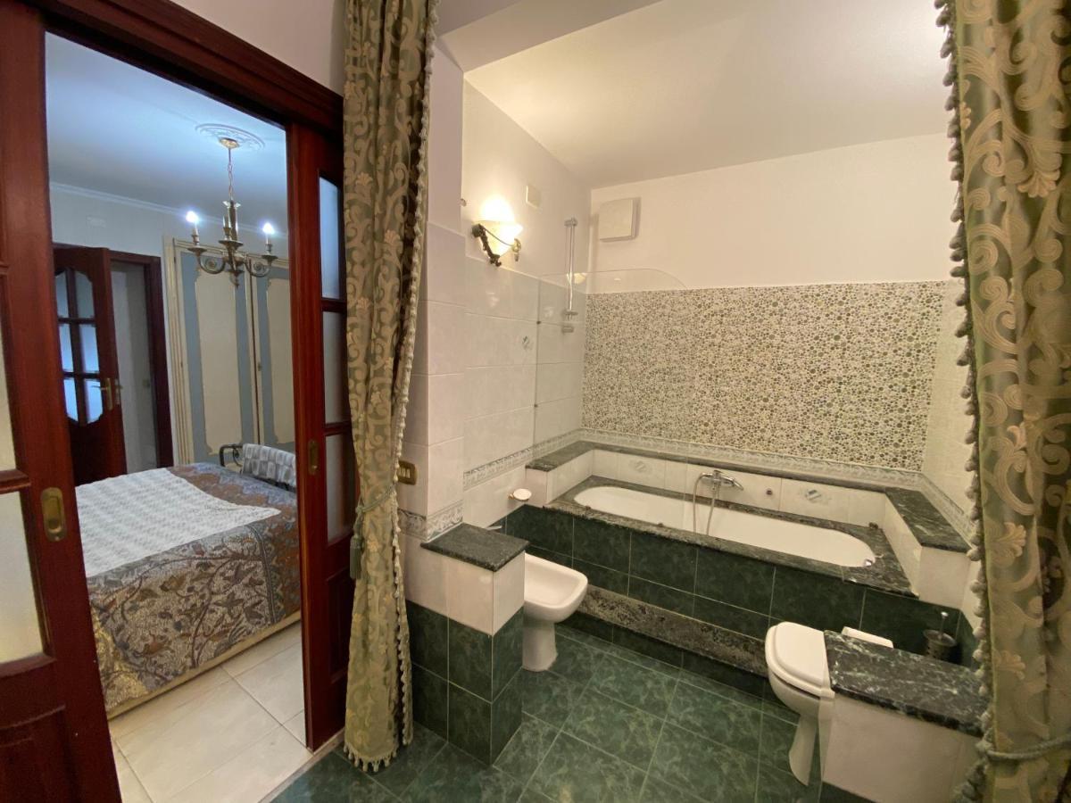 Apartamento Casa Kamalei, Tra Plebiscito E Lungomare Nápoles Exterior foto